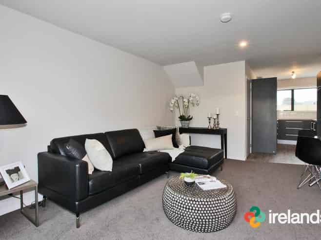 4/60 Charles Street, Waltham