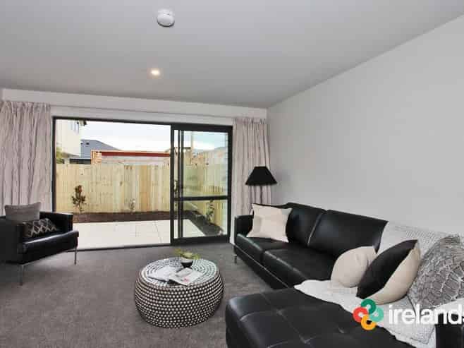 4/60 Charles Street, Waltham