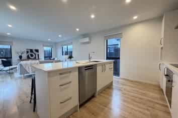 7 Cowley Lane, Rolleston