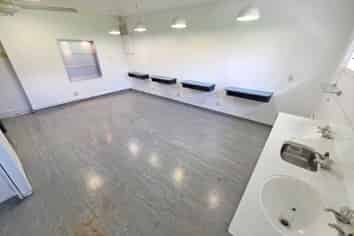 51M² EX HAIR SALON FOR LEASE

