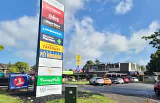 51M² EX HAIR SALON FOR LEASE
