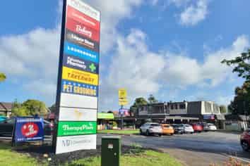 51M² EX HAIR SALON FOR LEASE
