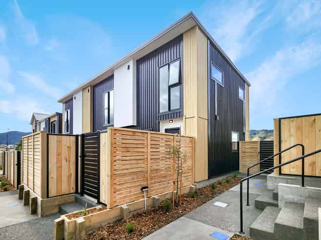 6/7 Wainuiomata Road, Wainuiomata