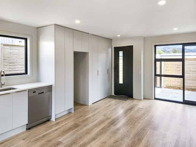 6/7 Wainuiomata Road, Wainuiomata