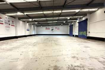 HIGH PROFILE INDUSTRIAL PREMISES
