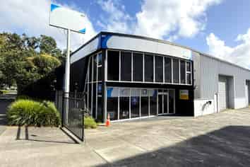 HIGH PROFILE INDUSTRIAL PREMISES
