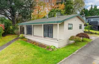 1/10 Sunset Street, Hilltop