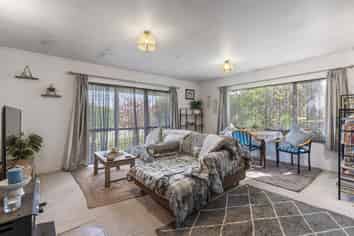 1/10 Sunset Street, Hilltop