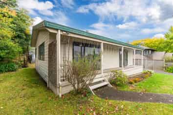 1/10 Sunset Street, Hilltop