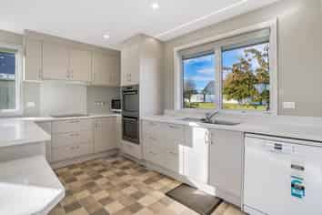 28 Northview Avenue, Winton