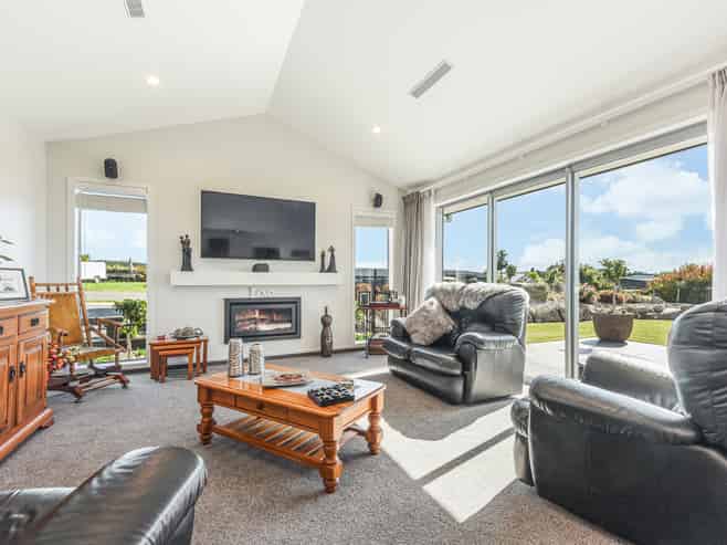 36 Redmill Road, Redwood Valley