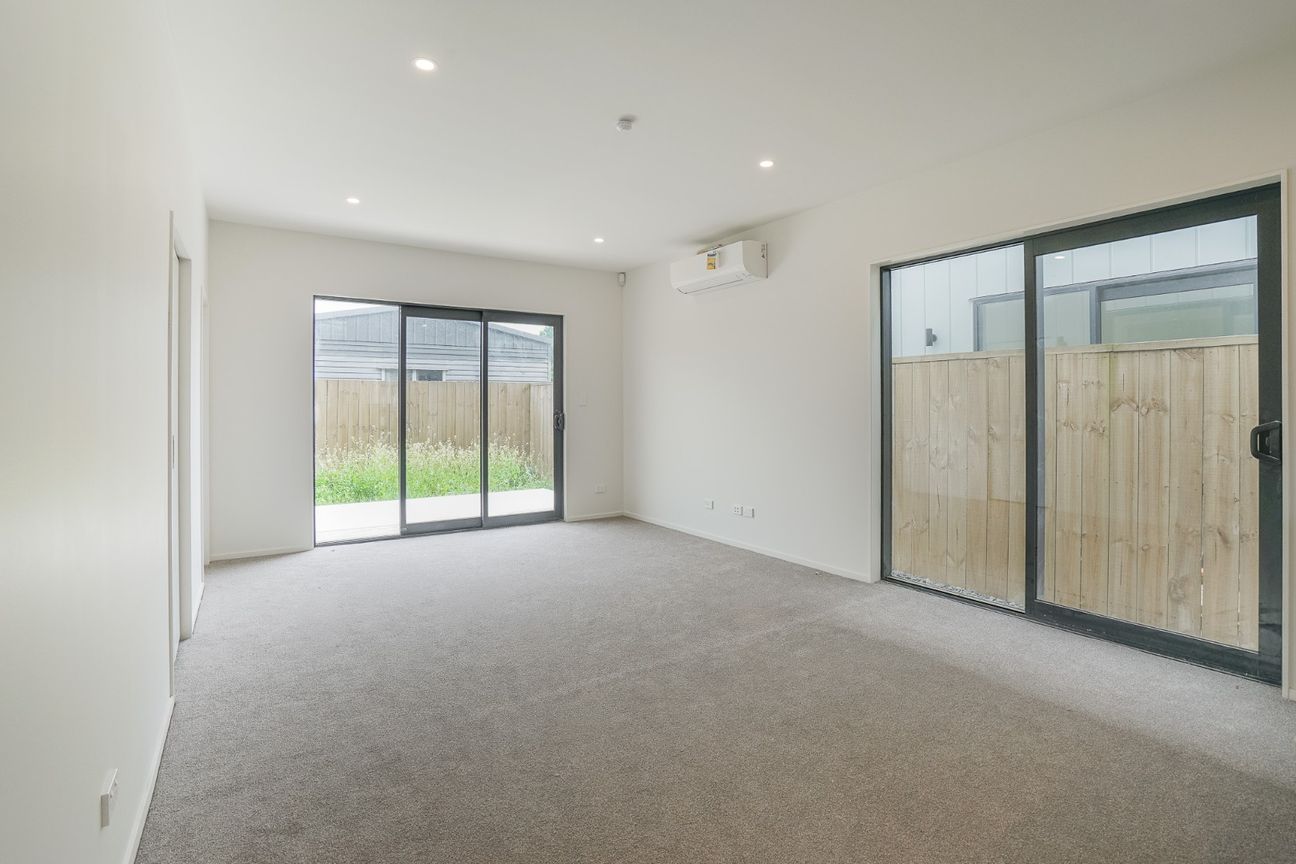 Allocated Parking & Great Location - Vista 5
