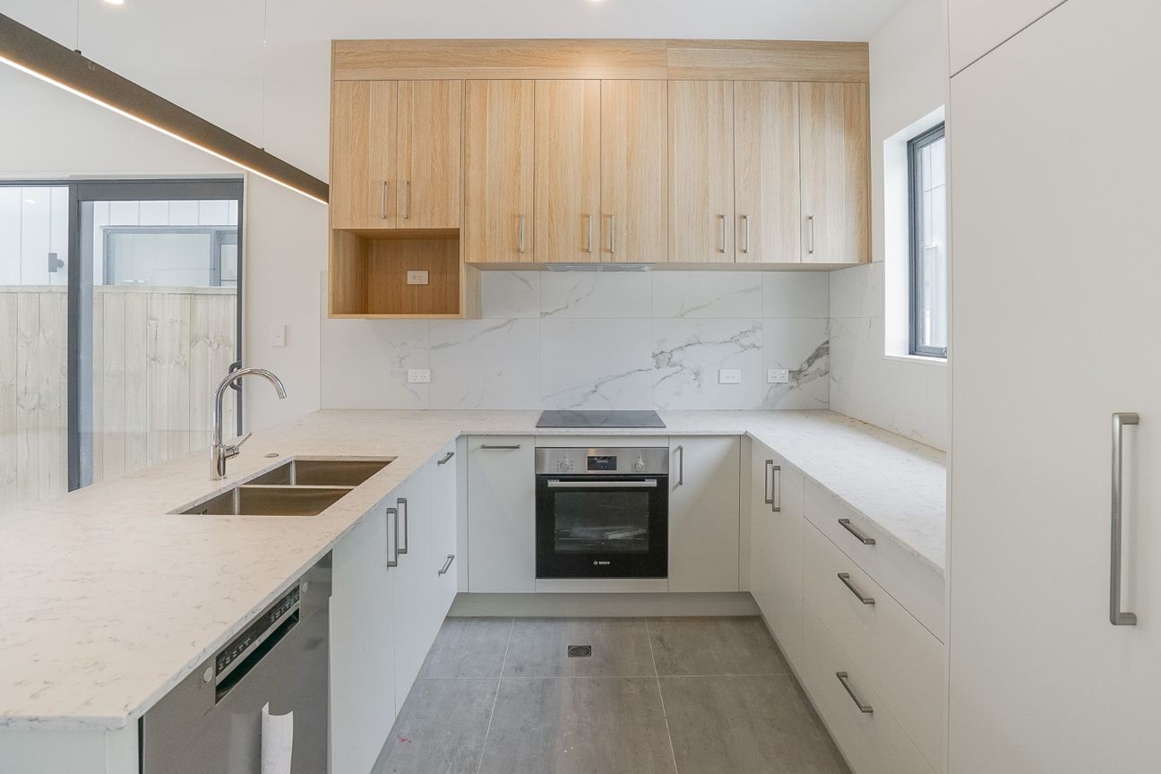 Allocated Parking & Great Location - Vista 3