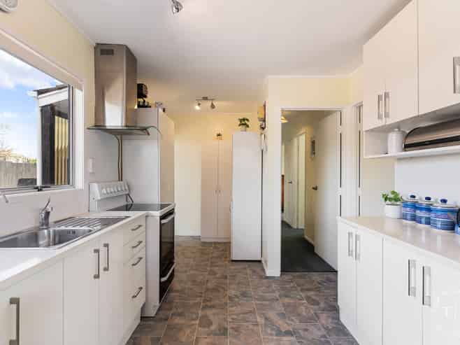 12 Balwyn Place, Clendon Park