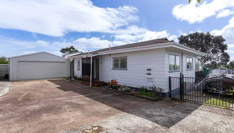 12 Balwyn Place, Clendon Park