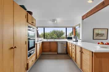 5 Nadia Grove, Khandallah