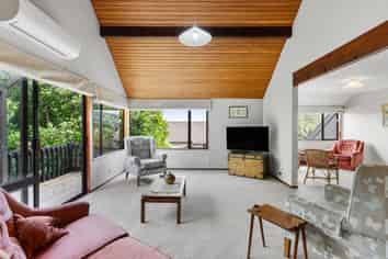 5 Nadia Grove, Khandallah