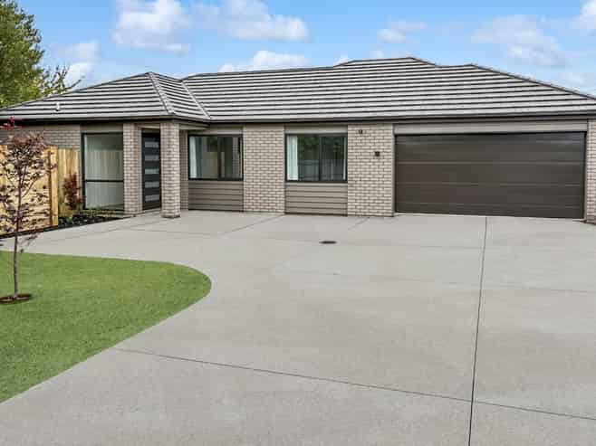 8b Cherry Place, Casebrook