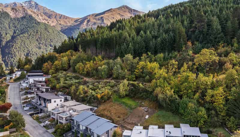 Section 2 Vancouver Drive, Queenstown Hill