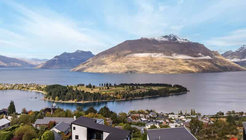 Section 2 Vancouver Drive, Queenstown Hill
