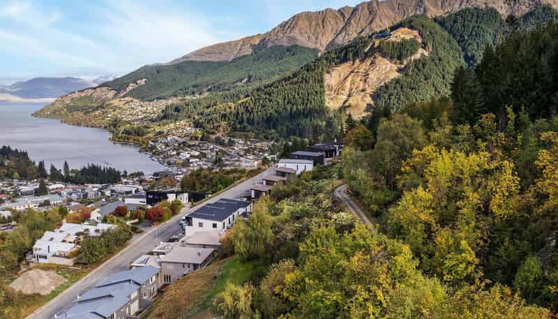 Section 2 Vancouver Drive, Queenstown Hill