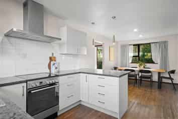 52 Dunbarton Street, Redwood