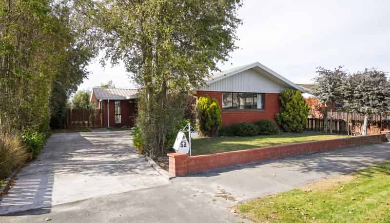 52 Dunbarton Street, Redwood