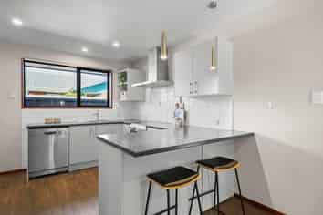 52 Dunbarton Street, Redwood