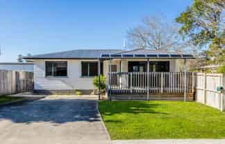 14A Finlow Drive, Te Atatu South