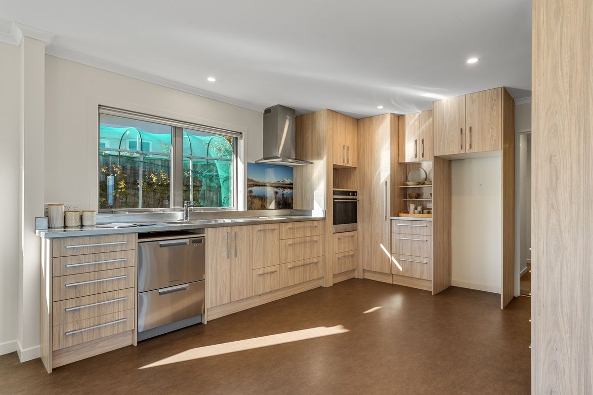 Sun, Views & Easy Living in Atawhai - Widok 2