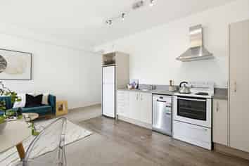 102/42 Constable Street, Newtown