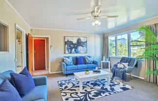 2/65 Middle Road, Havelock North