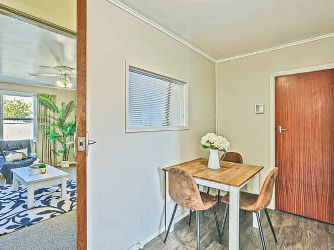 2/65 Middle Road, Havelock North