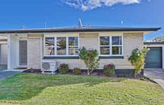 2/65 Middle Road, Havelock North