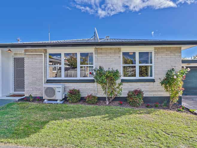 2/65 Middle Road, Havelock North