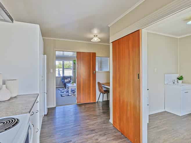 2/65 Middle Road, Havelock North