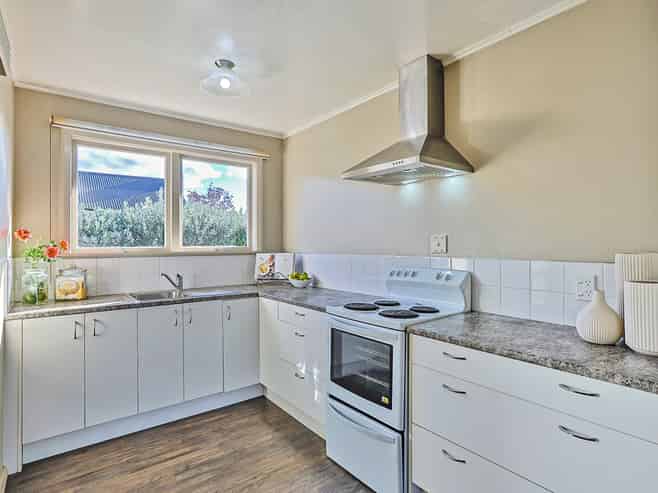 2/65 Middle Road, Havelock North