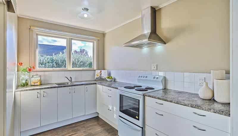 2/65 Middle Road, Havelock North