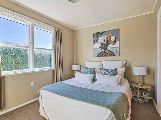 2/65 Middle Road, Havelock North