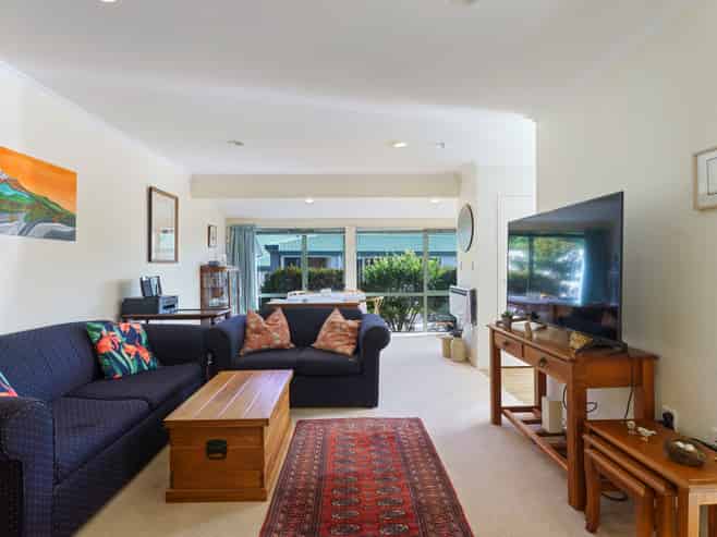 25/17 Redwood Close, Paraparaumu