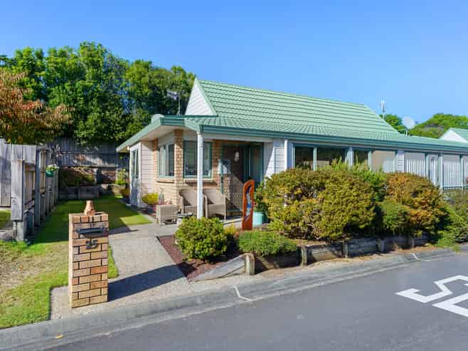 25/17 Redwood Close, Paraparaumu