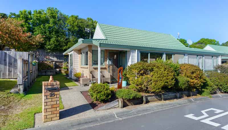 25/17 Redwood Close, Paraparaumu