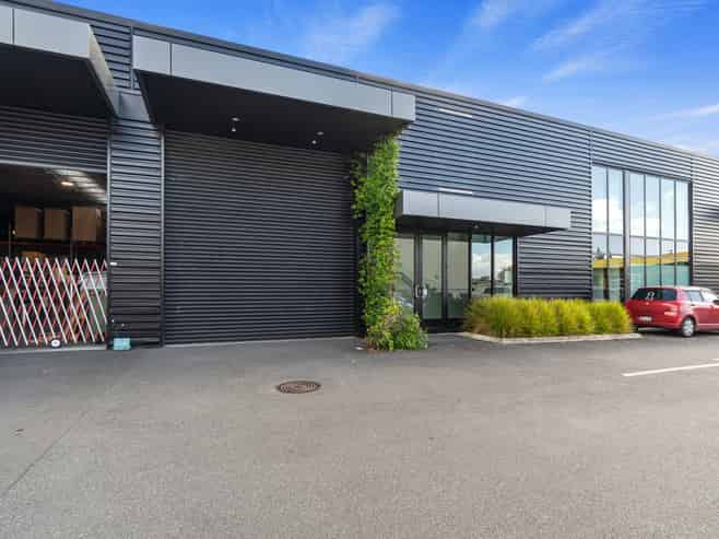 A sharp presence in Te Rapa