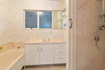 128A Ranolf Street, Glenholme