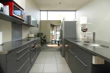 12/2 Onslow Road, Khandallah