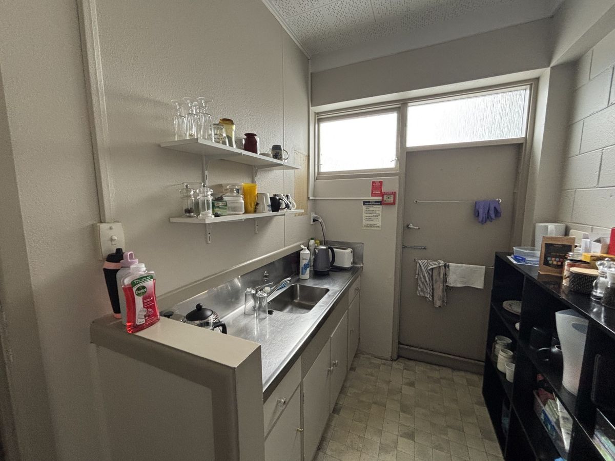 Prime location! First floor office for lease - Ansicht 5