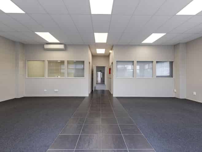 Showroom/warehouse for lease!