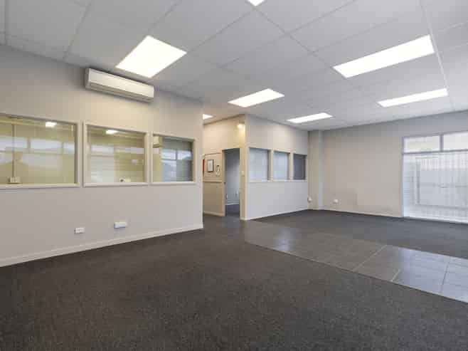 Showroom/warehouse for lease!