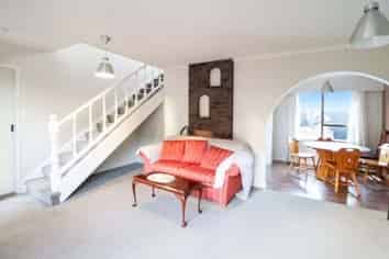 2/45 Whites Line West, Woburn