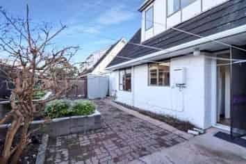 2/45 Whites Line West, Woburn